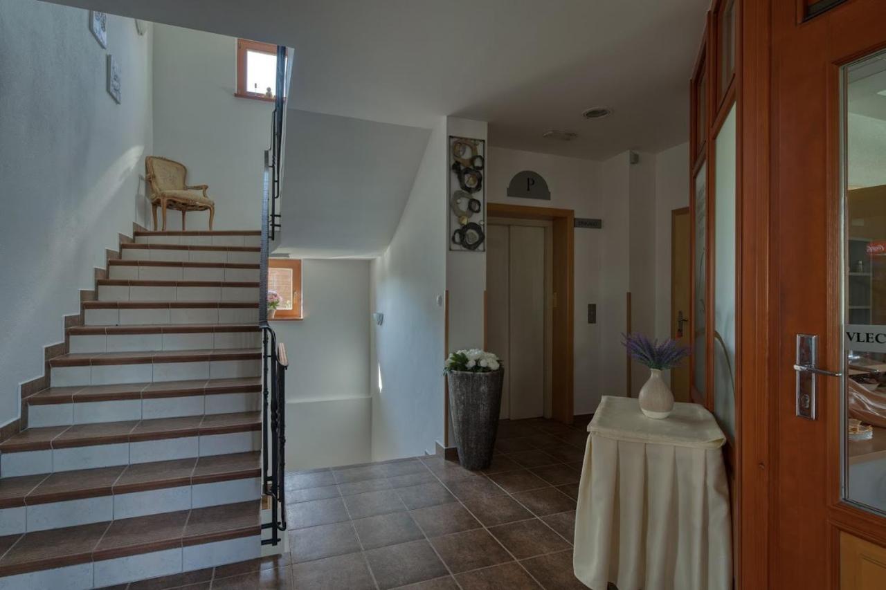Garni Hotel Zvon Zrece Luaran gambar
