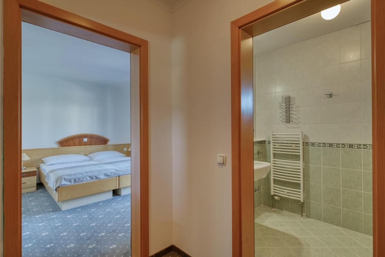 Garni Hotel Zvon Zrece Luaran gambar